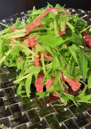 水菜とサラミのキウイソースサラダ-レシピのメイン写真