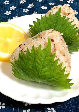 鯖缶のはちみつレモンおにぎり-レシピのメイン写真