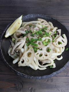 れんこんと鶏肉の塩焼きうどん-レシピのメイン写真