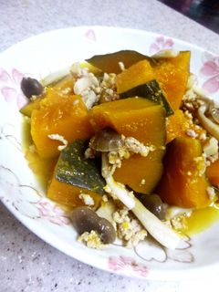 簡単♬♪ カボチャとシメジのそぼろ煮-レシピのメイン写真