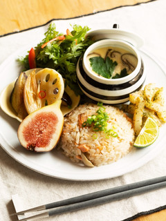 妊婦飯♪鮭と舞茸の炊き込みご飯プレート①-レシピのメイン写真