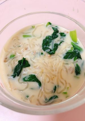 ひき肉と小松菜の豆乳中華スープ-レシピのメイン写真