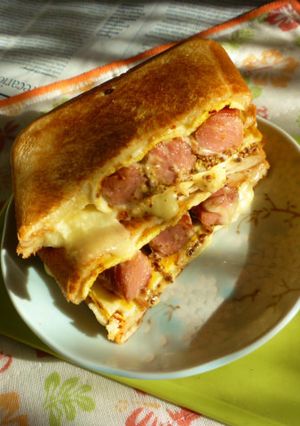 ウインナー＆卵焼きのホットサンド-レシピのメイン写真