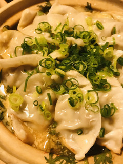 鍋の素●餃子のせ水菜の豆乳&餅うどん鍋-レシピのメイン写真