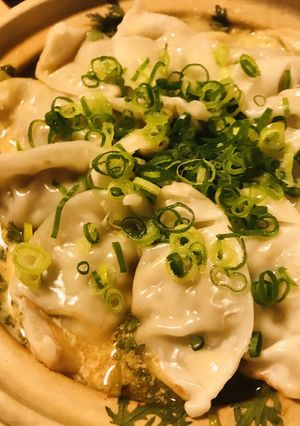鍋の素●餃子のせ水菜の豆乳＆餅うどん鍋-レシピのメイン写真