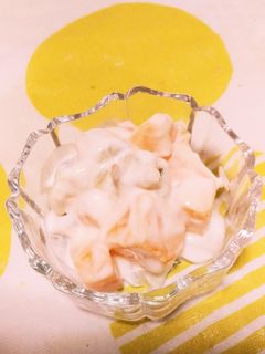1歳児喜ぶ♪柿と焼き芋のヨーグルトサラダ-レシピのメイン写真