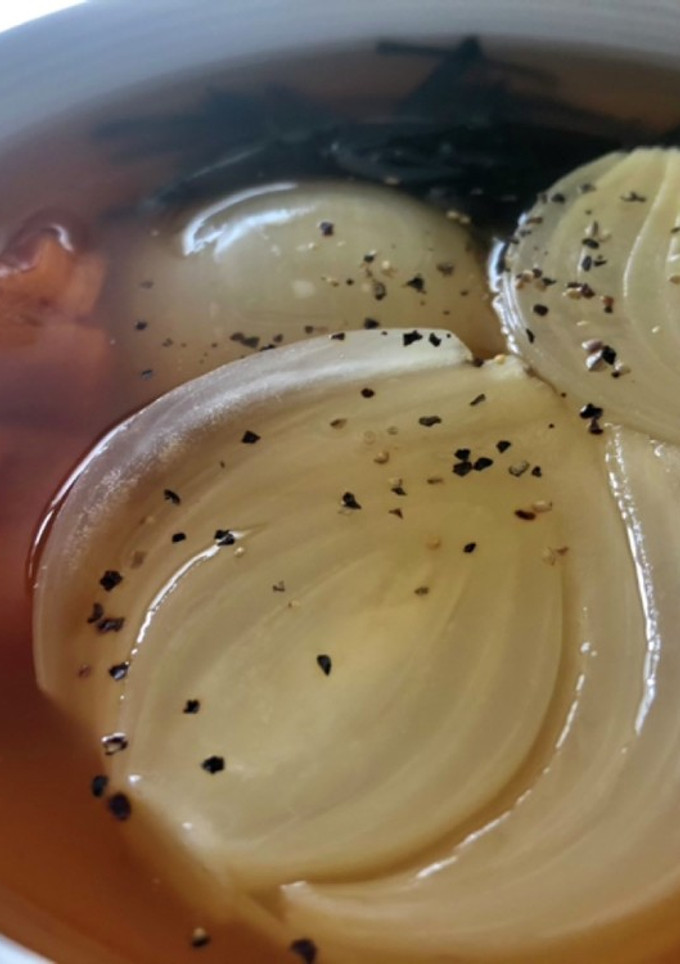 玉ねぎの皮ごとダシスープ-レシピのメイン写真