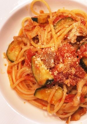 舞茸とズッキーニの簡単トマトソースパスタ-レシピのメイン写真