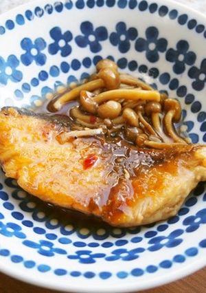 ぶりのピリ辛照り焼き♪しめじも加えて♪-レシピのメイン写真