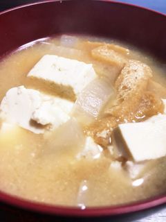 豆腐とタマネギのお味噌汁-レシピのメイン写真