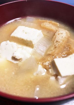 豆腐とタマネギのお味噌汁-レシピのメイン写真