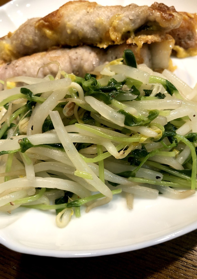 【3分で完成】もやしと豆苗のシンプル炒め-レシピのメイン写真