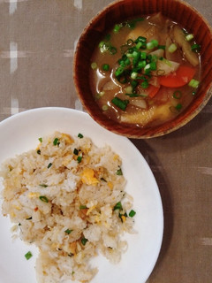 *チャーハンに味噌汁*-レシピのメイン写真