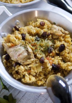 レーズンとチキンのインド風炊き込みご飯-レシピのメイン写真