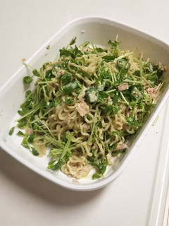 豆苗とオクラのラーメンサラダ-レシピのメイン写真