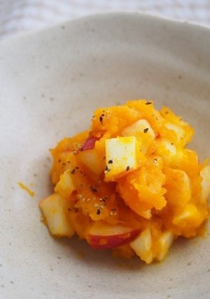 かぼちゃ煮物リメイク！りんごサラダ♪-レシピのメイン写真