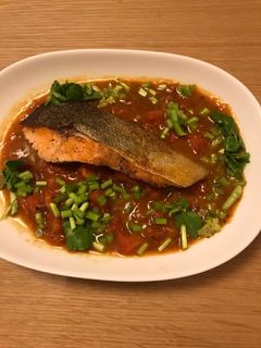 鮭のトマト,バター醤油ソースかけ-レシピのメイン写真