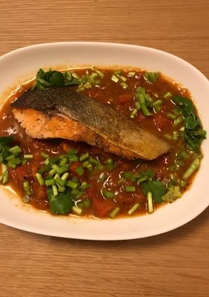 鮭のトマト，バター醤油ソースかけ-レシピのメイン写真