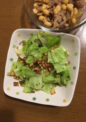 カリカリ美味しい！キャベツのナッツサラダ-レシピのメイン写真