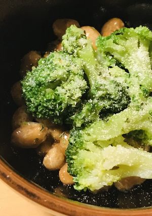 毎日の納豆●ほくほく塩茹でブロッコリーと-レシピのメイン写真