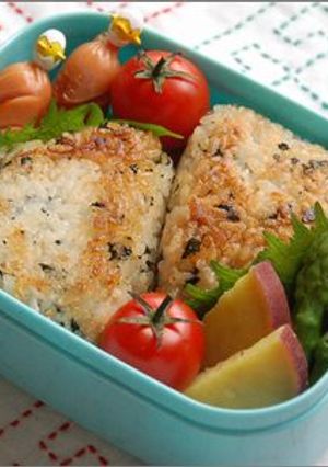 カリカリ焼きおにぎりお弁当-レシピのメイン写真