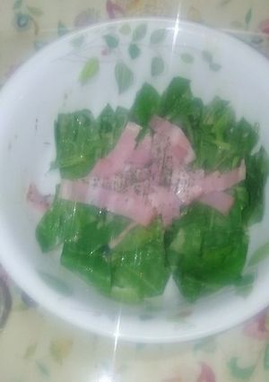 サラダ用ほうれん草にベーコンON-レシピのメイン写真