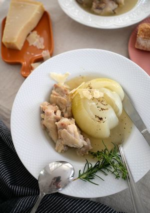 まるごと玉ねぎと鶏もものスープ-レシピのメイン写真