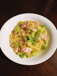 簡単☆セロリとベーコンのスープパスタ-レシピのメイン写真