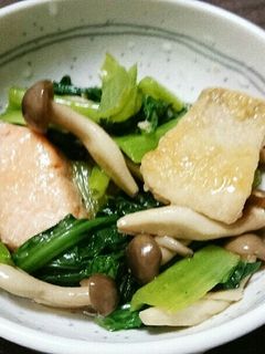 小松菜と鮭としめじの中華炒め-レシピのメイン写真