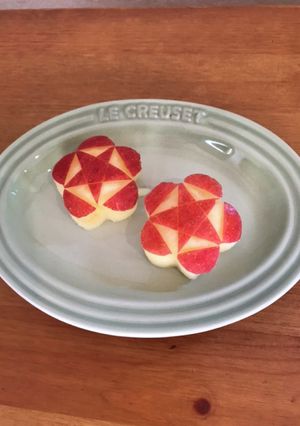 りんご飾り切り*お花の中にお星様-レシピのメイン写真