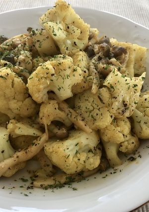 簡単カリフラワーとしめじのカレーマヨ炒め-レシピのメイン写真