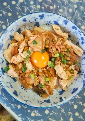 鶏胸肉のキムチ納豆丼-レシピのメイン写真