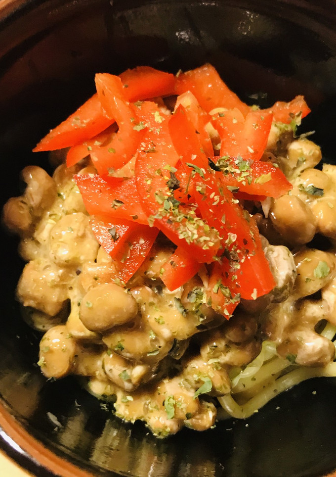 毎日の納豆●ミニ焼そばの上にのせて-レシピのメイン写真