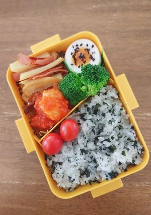 ワカメご飯&じゃがいもバター醤油弁当♪-レシピのメイン写真