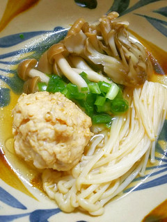 鳥団子とキノコの黒酢鍋◎お手軽食材で簡単-レシピのメイン写真