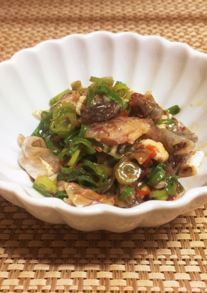 鯛皮湯引きの豆板醤和え-レシピのメイン写真