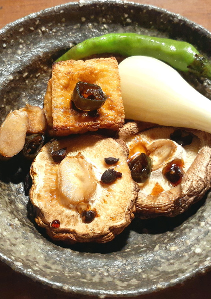 簡単なおつまみ 焼き椎茸と厚揚げ+浜納豆-レシピのメイン写真