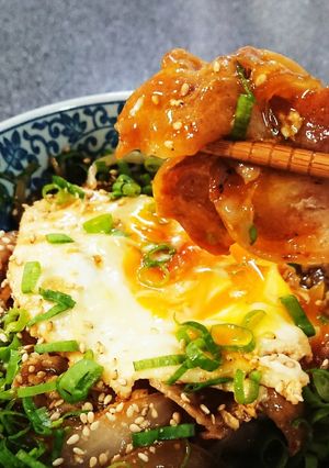 簡単&定番☆とろりコク旨♪生姜焼き丼-レシピのメイン写真