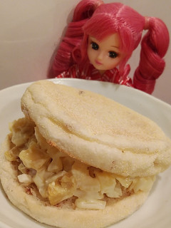 リカちゃん♡焼き芋入りサラダパン風サンド-レシピのメイン写真