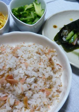 鮭ごはんで手巻き-レシピのメイン写真