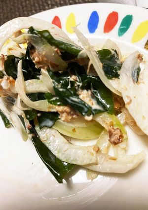 辛くない！玉ねぎとワカメのポン酢マヨあえ-レシピのメイン写真
