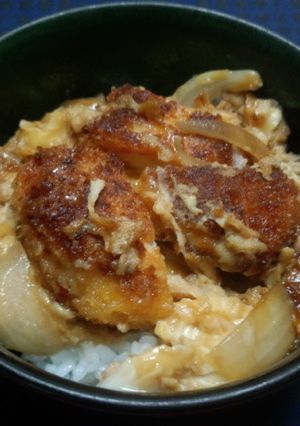 ほんのりキムチ味のサラダチキンカツ煮丼-レシピのメイン写真