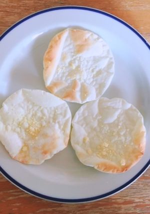 3分以内にできる！餃子の皮のおせんべい-レシピのメイン写真