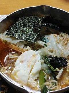 自炊の第一歩 鍋から食べるサッポロ一番-レシピのメイン写真