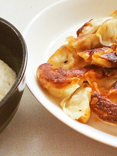 フライパンで簡単!パリサクッ揚げ焼き餃子-レシピのメイン写真