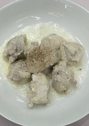 ホットクックで鶏もも肉のシュクメルリ風-レシピのメイン写真