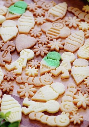 焼きたて厳禁!さくほろ☆型抜きクッキー-レシピのメイン写真