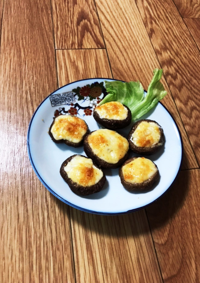 簡単副菜。しいたけのマヨチーズ焼き！-レシピのメイン写真