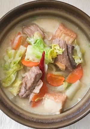 簡単ヘルシー☆キハダマグロと白菜の豆乳鍋-レシピのメイン写真