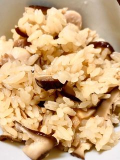 椎茸と鶏肉の炊き込みご飯-レシピのメイン写真